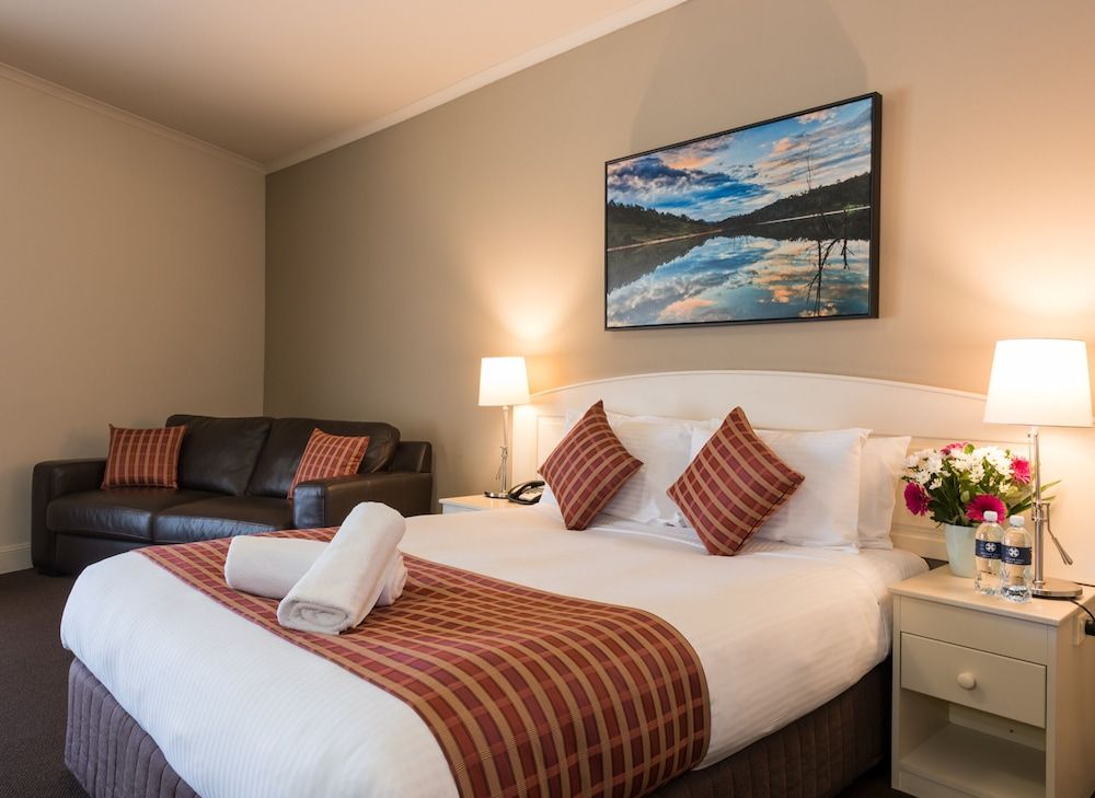 Deluxe Queen Room