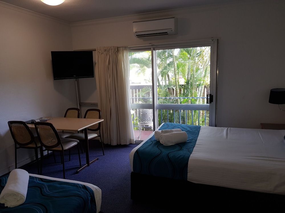 The Q Motel Family Room for 5 (Ground Floor)