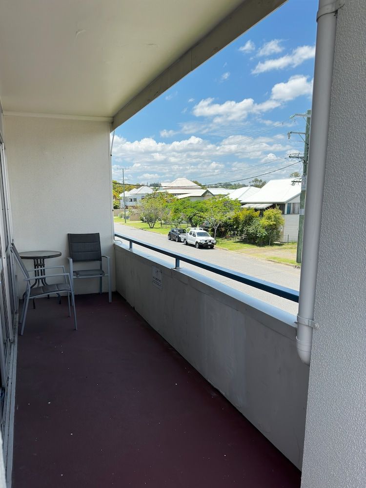The Q Motel King Spa Balcony Suite (Upstairs) 2