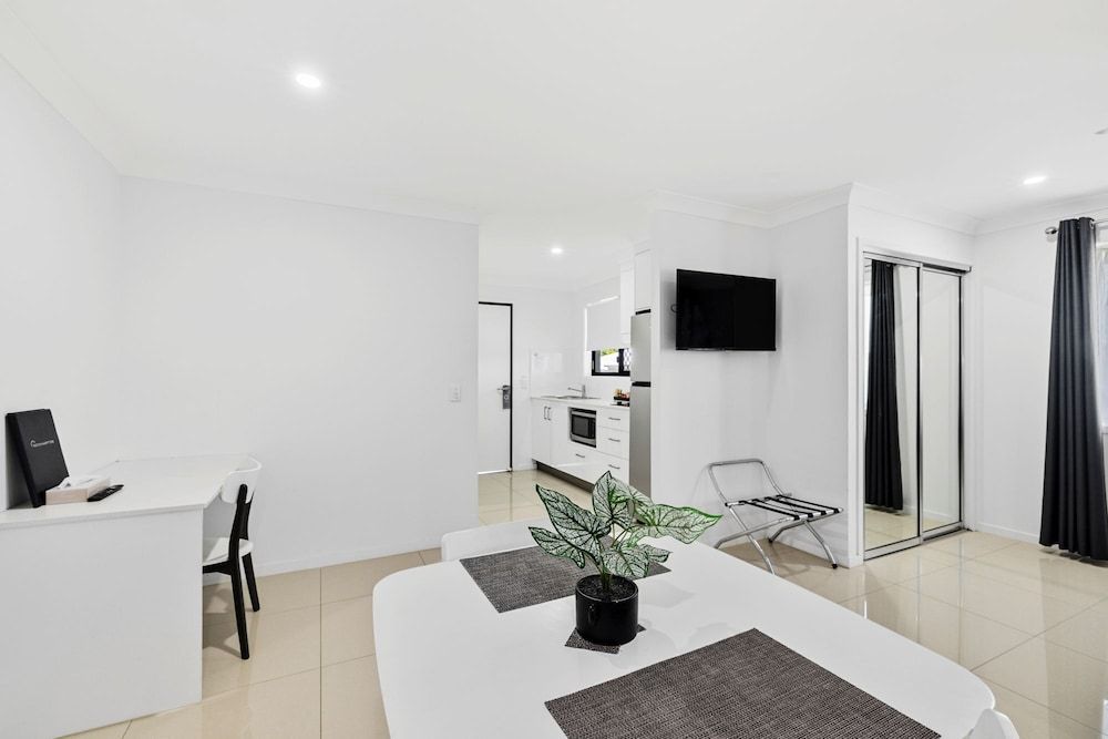 Casa Nostra Motel King Villa 4