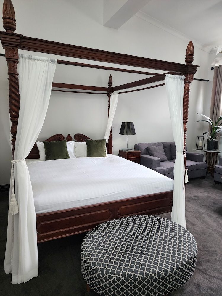 Macquarie Suite