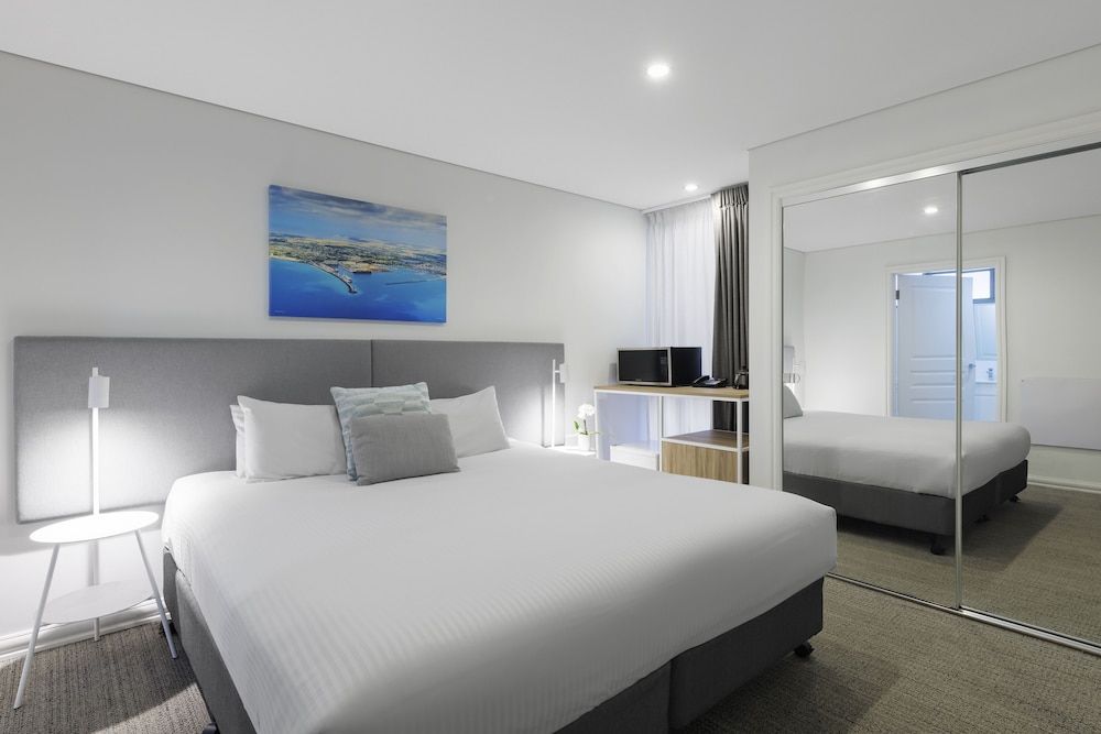 Quest Portland Superior Hotel Room 2