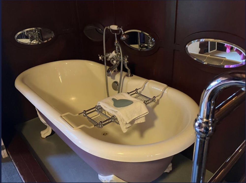 The Manse Room Only 1 night 6