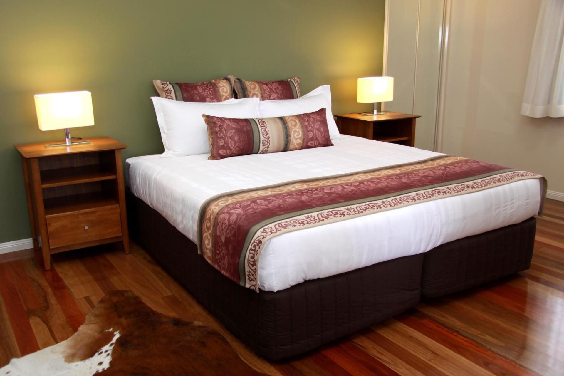 Deluxe King Cottage - Disability Access