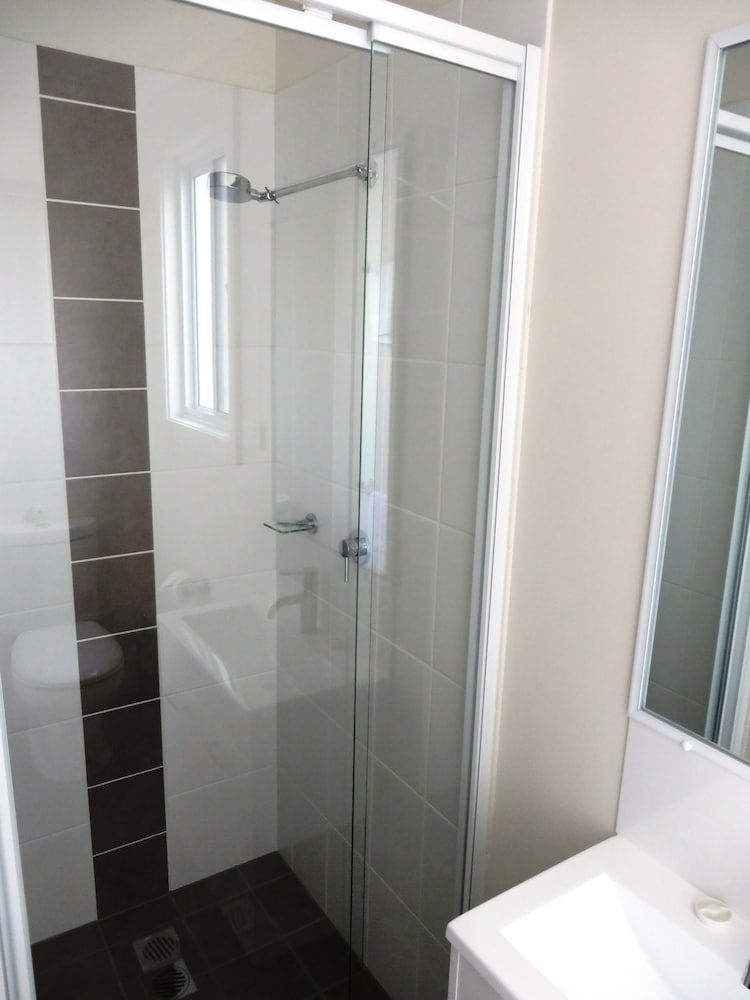 Yea Riverside Caravan Park Studio Villa 5