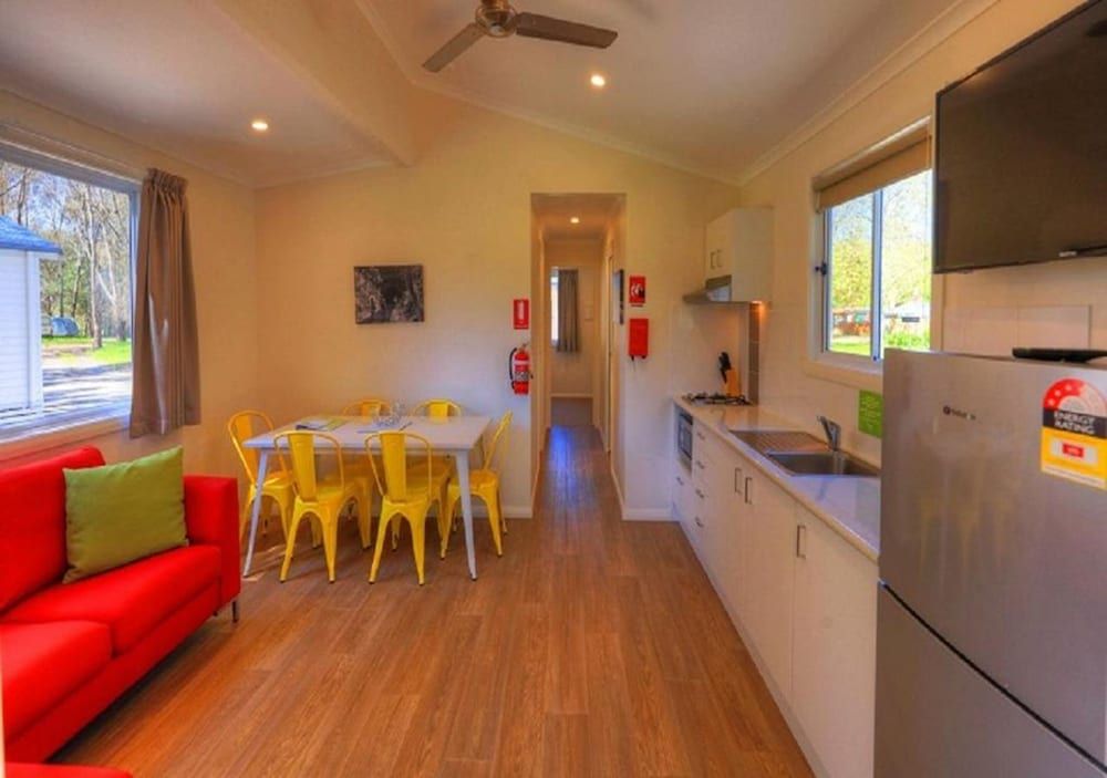 Yea Riverside Caravan Park Two Bedroom Villa 4