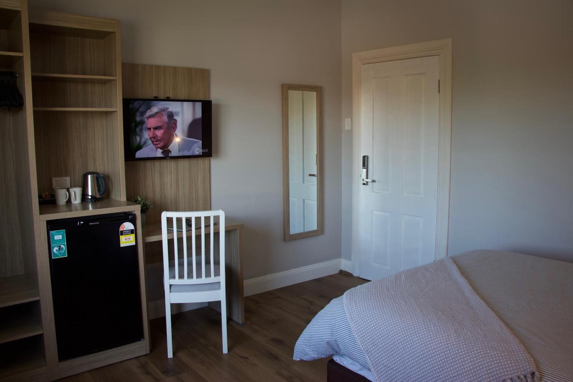 Single Room with Shared Bathroom