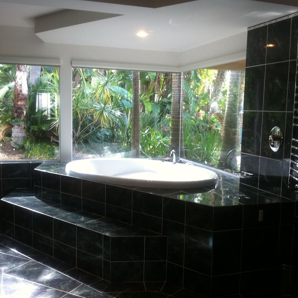 Relaxin Family Suite, 2 Bedrooms, Sauna, Mountain View 4