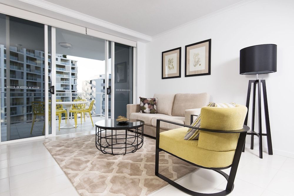 Riviera Mackay One Bedroom Apartment with balcony 5