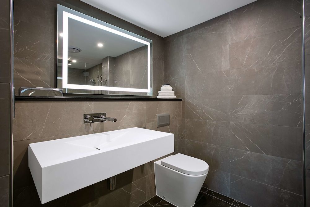 Best Western Sanctuary Inn Executive Room, 1 King Bed, Non Smoking 6