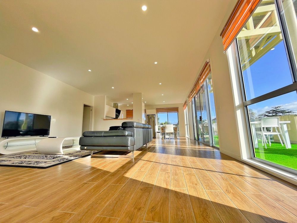 Phillip Island Towers Executive Apartment, 3 Bedrooms, Balcony 6