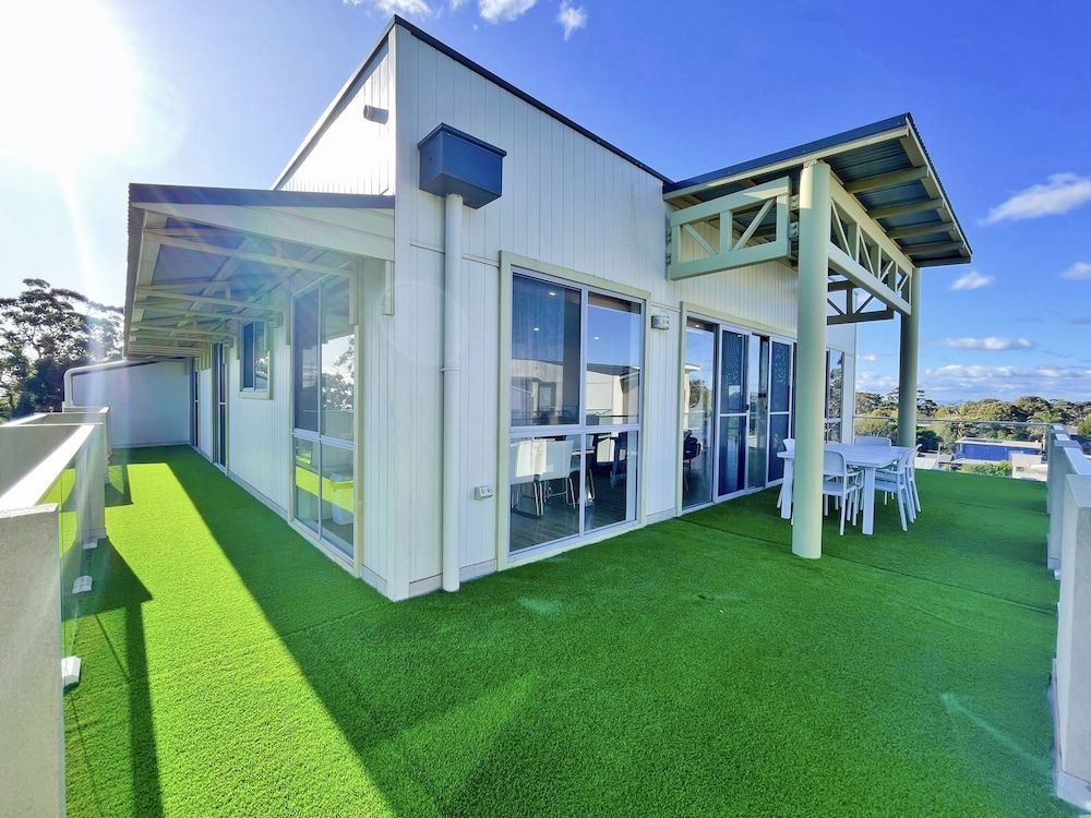 Phillip Island Towers Executive Apartment, 3 Bedrooms, Balcony 9