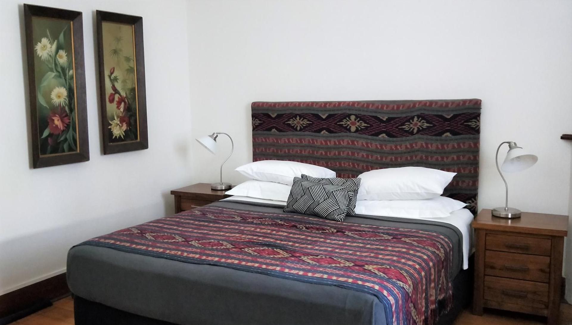 King Room with En Suite Bathroom