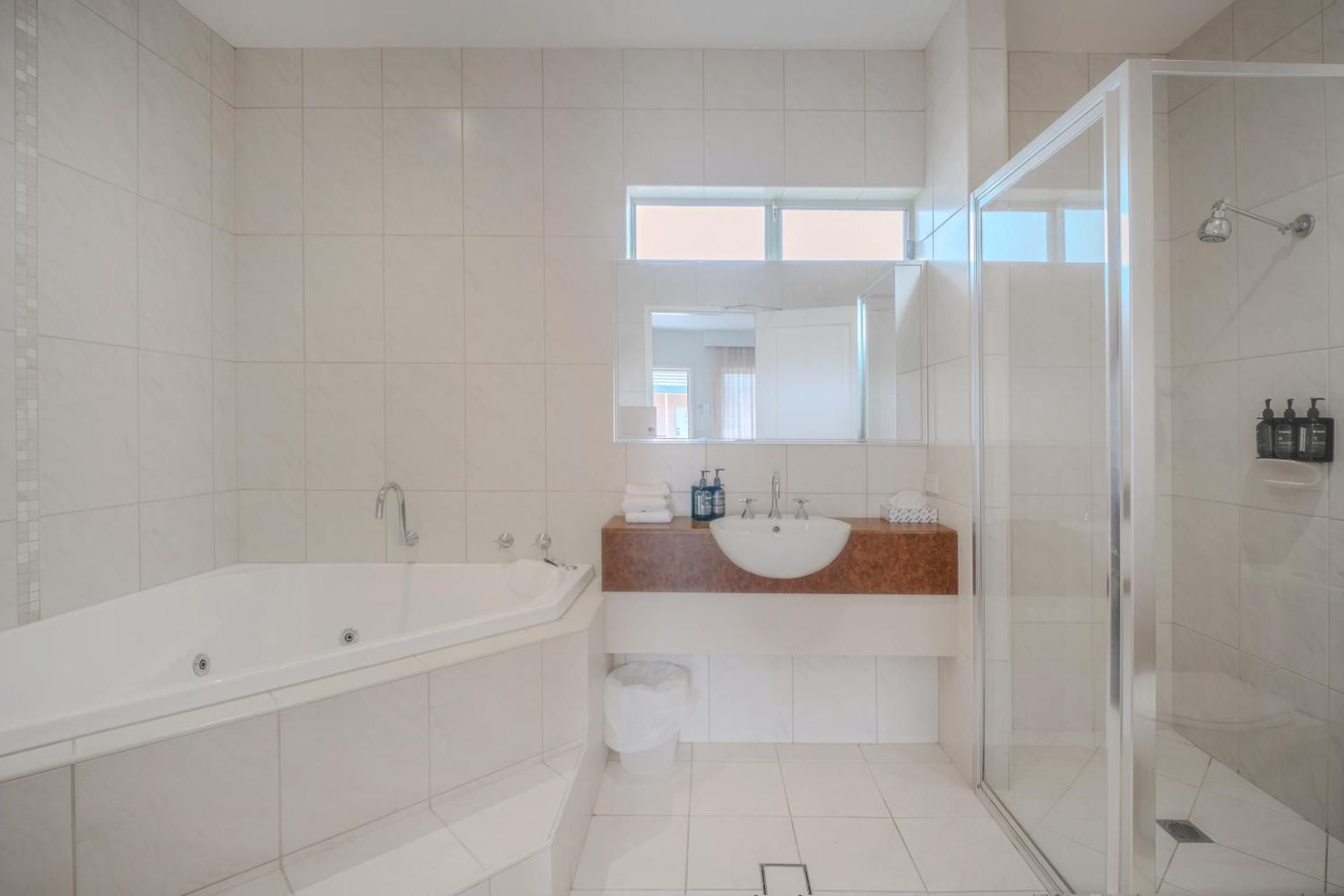 King Room with Spa Bath