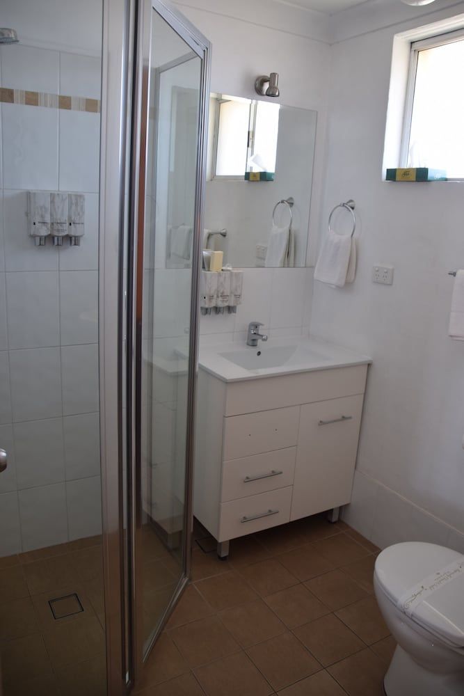 Best Western Coachman's Inn Motel Standard Room, 1 Queen Bed, Non Smoking 6