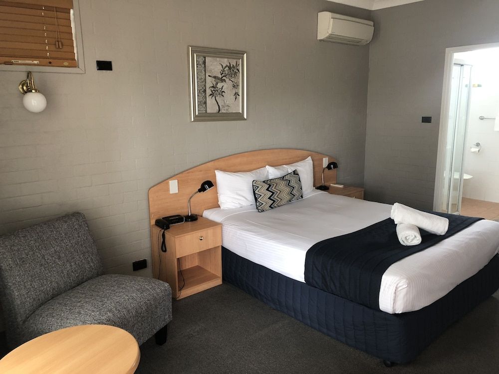 Best Western Coachman's Inn Motel Standard Room, 1 Queen Bed, Non Smoking 4