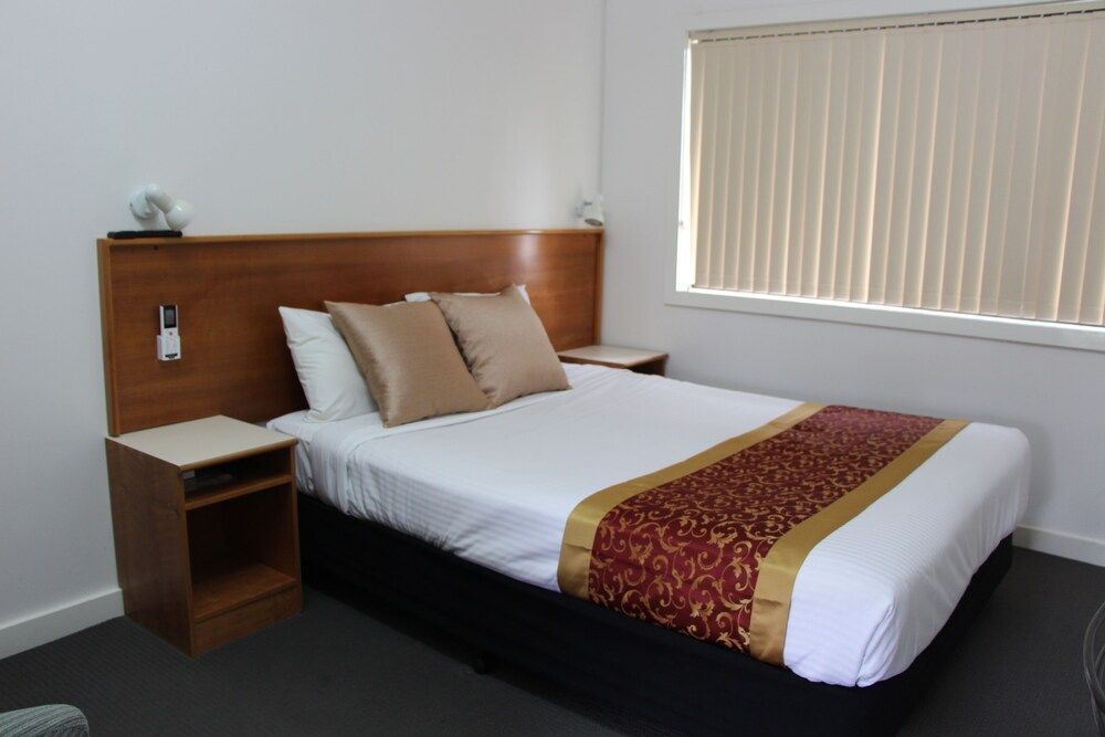 Pioneer Way Motel Standard Room, 1 Queen Bed (Upstairs) 2