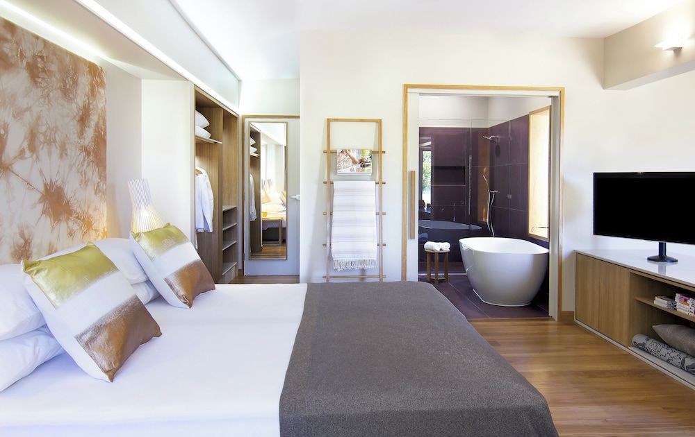 Elements of Byron Botanica Villa 3