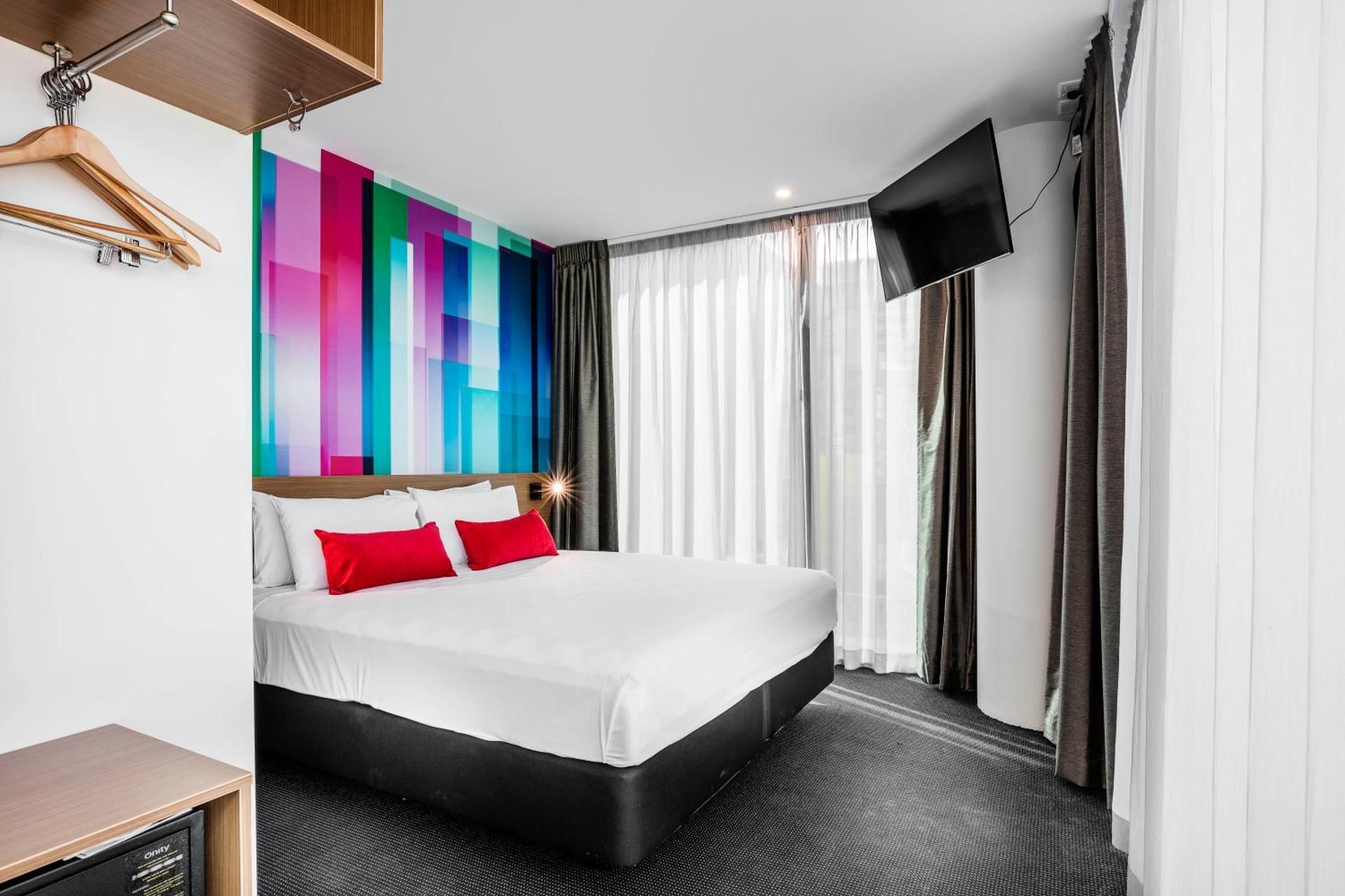 Deluxe Corner King Room - Accessible
