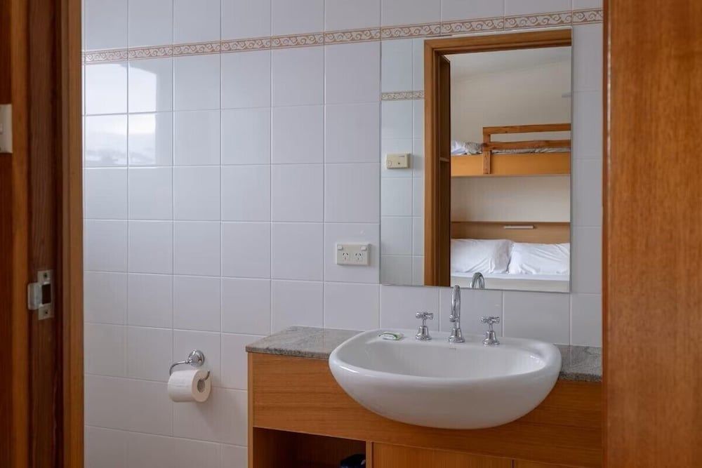 Standard Room, Non Smoking (7 Share Room: 5 Nights) Breakfast, Lunch and Dinner Transfers included