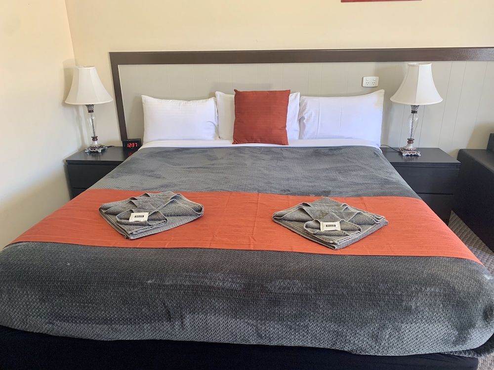 Gilgandra Motel Deluxe King