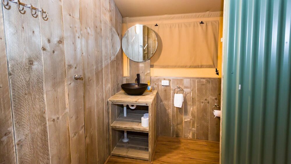 Hillview Farmstay Glamping Safari Tent (Cub) 2