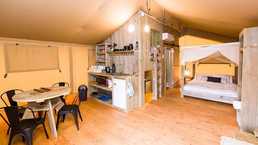Hillview Farmstay Glamping Safari Tent (Cub) 3