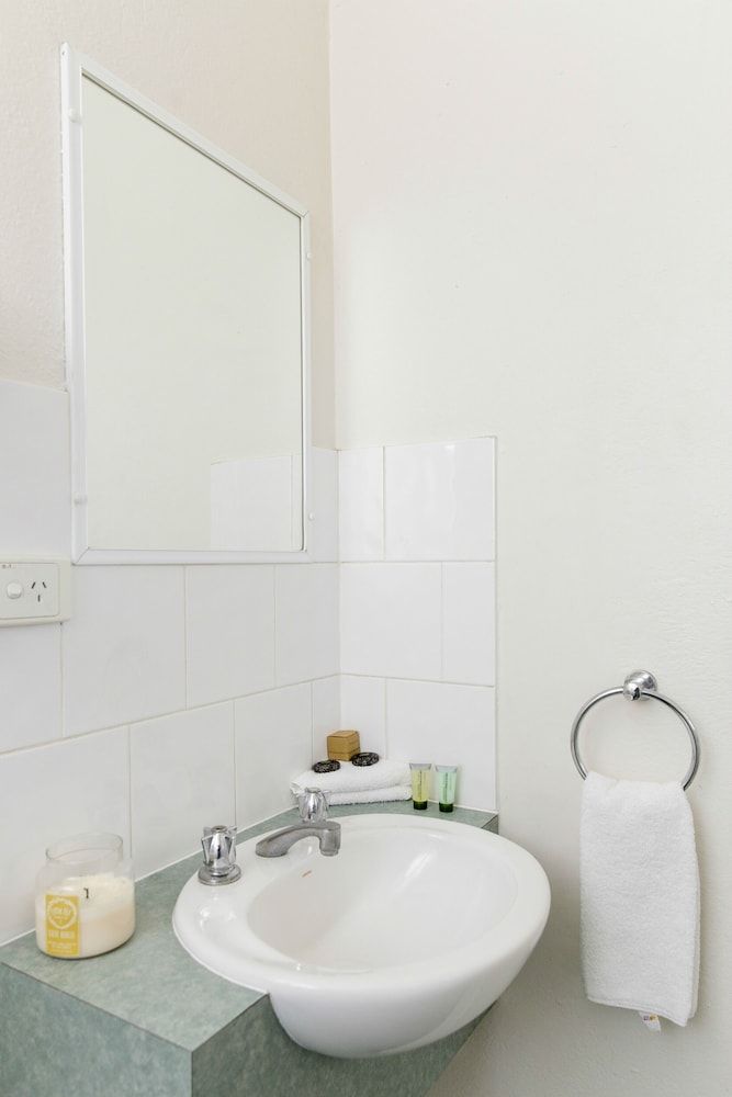 Bathurst Motor Inn Basic Double Room 11