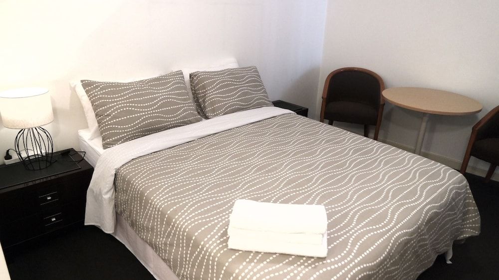 Cityview Studio Accommodation Deluxe Studio Suite 6