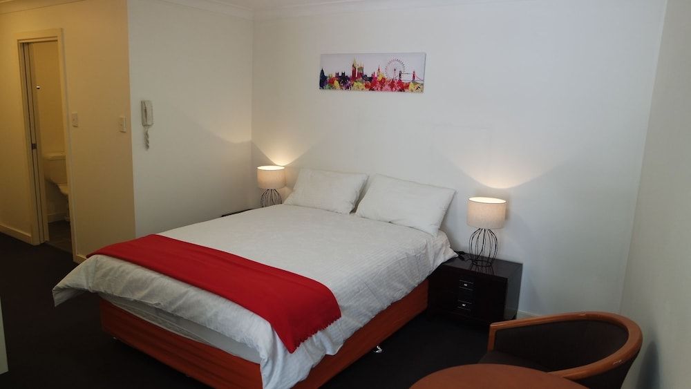 Cityview Studio Accommodation Deluxe Studio Suite 2