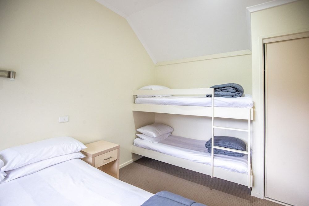 Feathertop Villa - Accessible