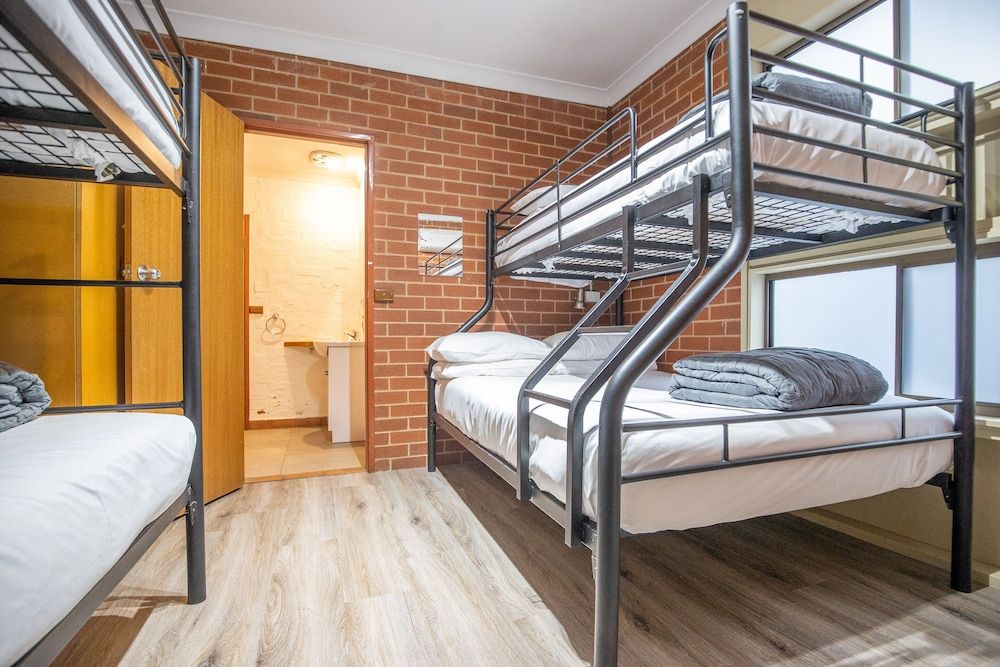 River Lodge Private Dorm Room - Sleeps 5