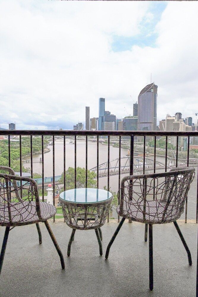 River Plaza Apartments