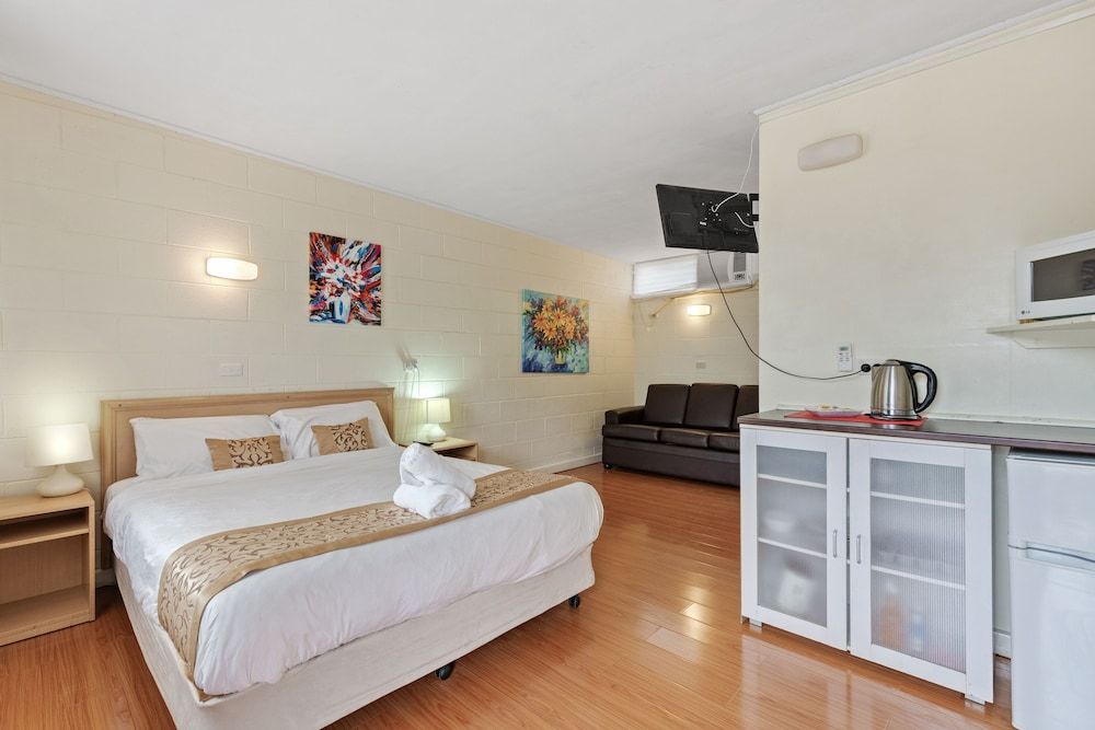 Gazebo Motor Inn Comfort Double Room, 1 Queen Bed 12