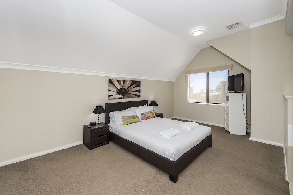 Serenity on the Terrace 2 Bedroom Townhouse 2