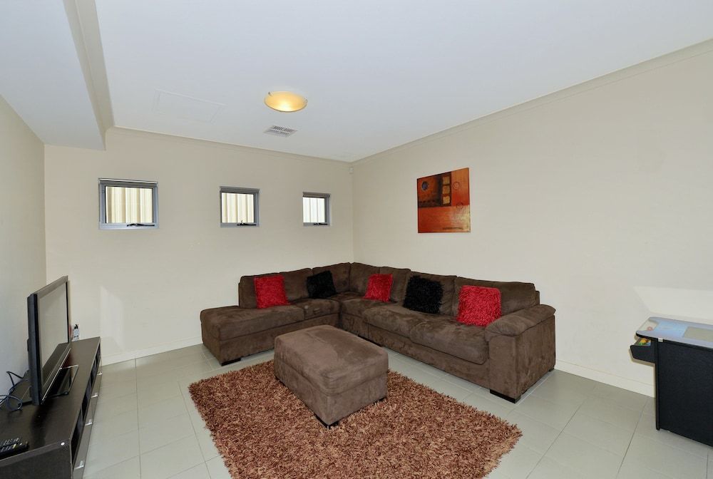 Serenity on the Terrace 4 Bedroom Townhouse 6