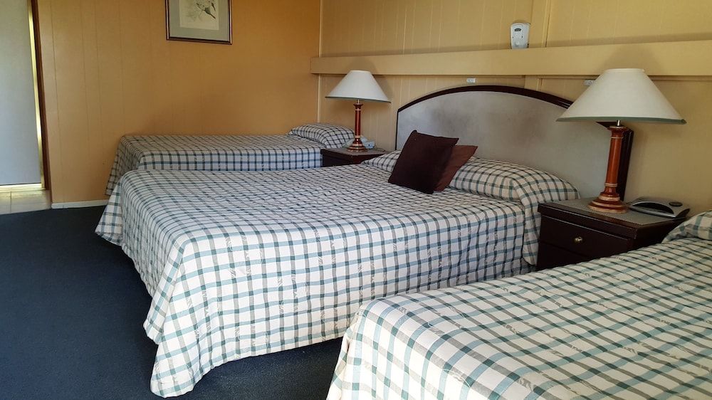 Centre Point Mid City Motor Inn Queen Family (Upstairs)