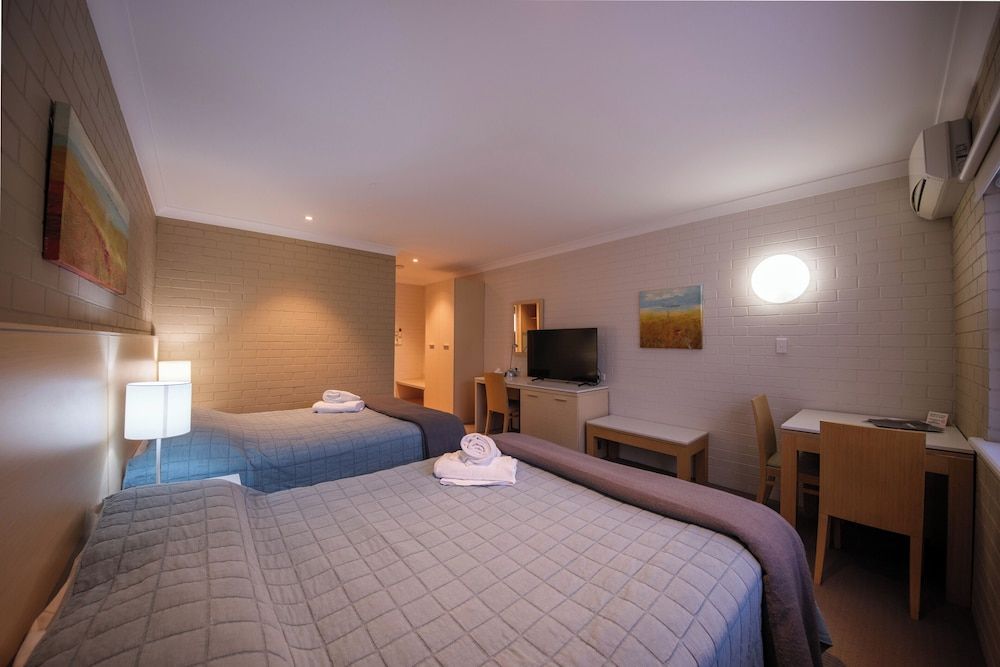 The Imperial Motel Standard Room, Non Smoking (2 Queen Beds) 2