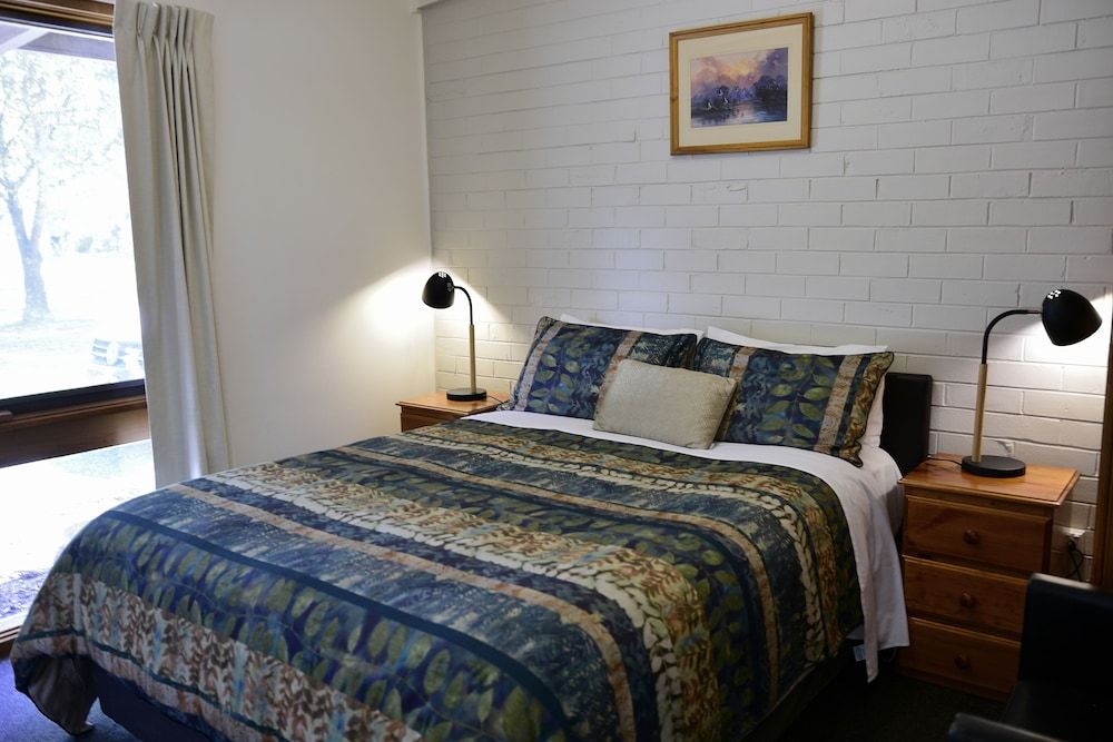 Family Room, 2 Bedrooms
