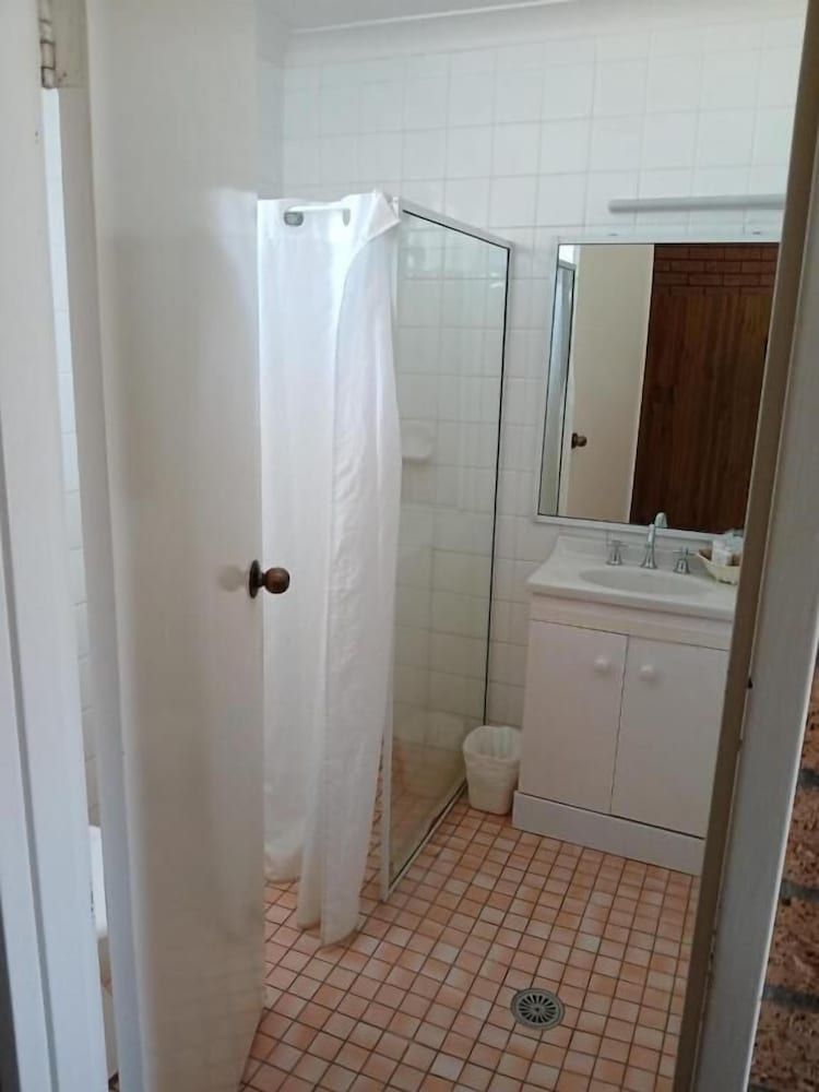 Aaron Inn Motel Family Room 3