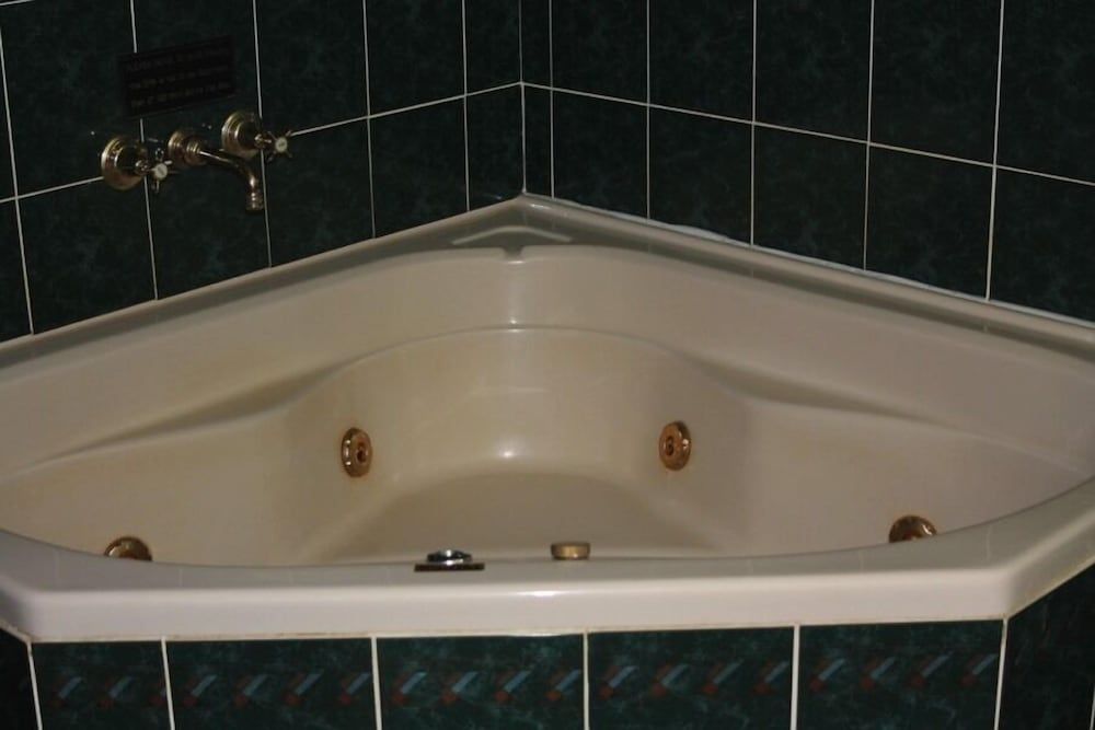 Jetted Tub