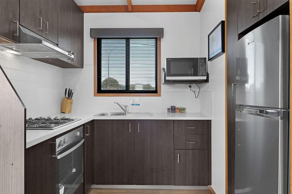 Portland Tourist Park Standard Cabin 5