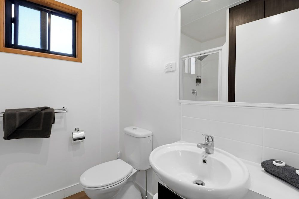 Portland Tourist Park Standard Cabin 6