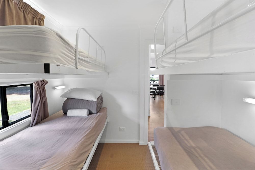 Portland Tourist Park Standard Cabin, 2 Bedrooms
