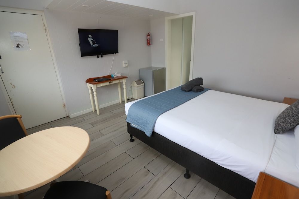 Room, 1 Queen Bed (Pet Friendly)