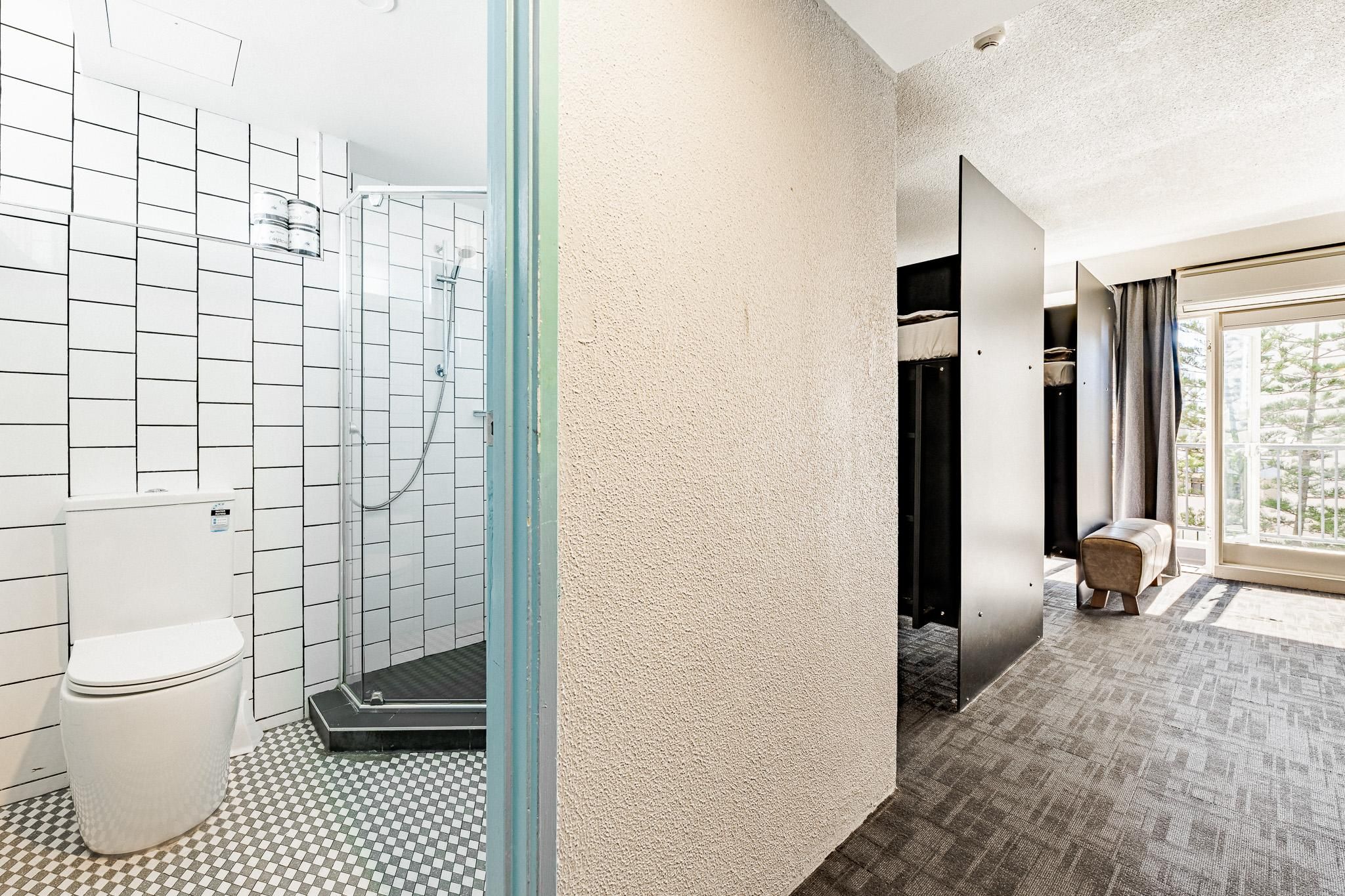 6 Share Mixed Private Bathroom