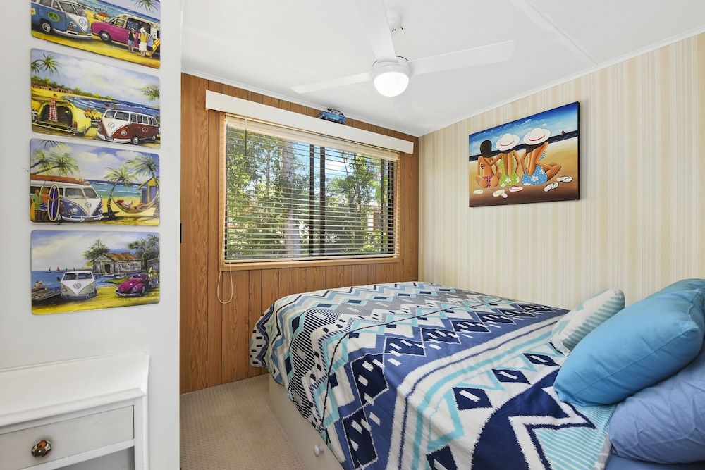 Flynns Beach Caravan Park Family House, 2 Bedrooms 3