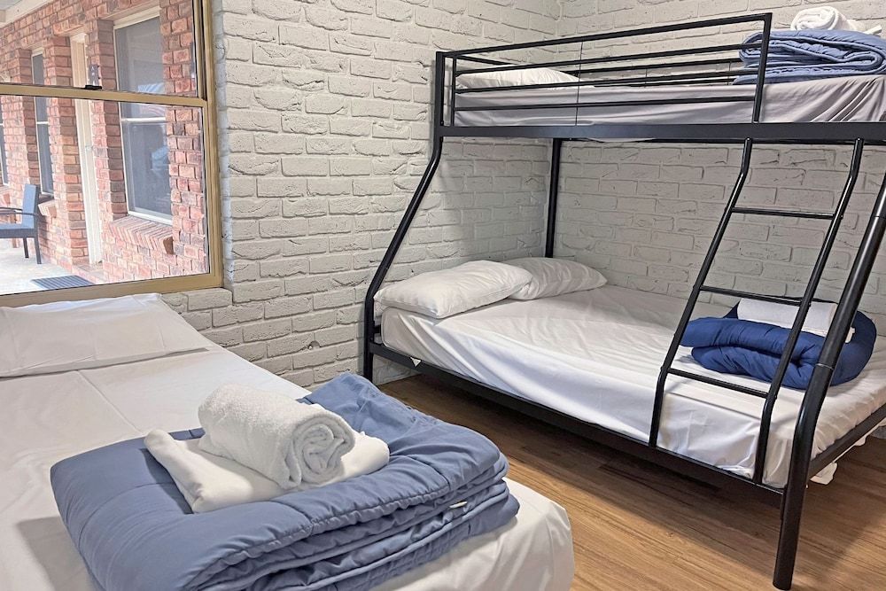 BIG4 Tasman Holiday Parks - Warrnambool Family Suite, 2 Bedrooms, Non Smoking, Kitchen 2