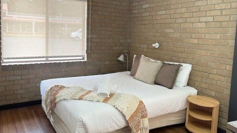 BIG4 Tasman Holiday Parks - Warrnambool Standard Studio, 1 Queen Bed with Sofa bed, Non Smoking, Kitchen