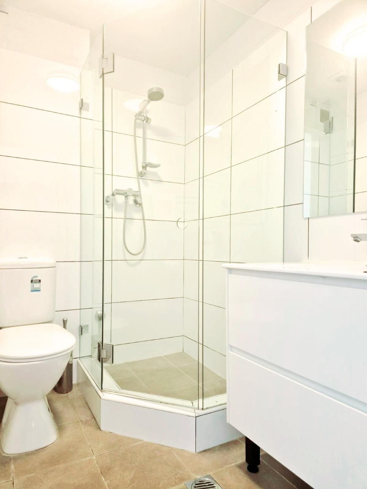 Bed in 4-Bed Mixed Dormitory Room (18-35 years old only)